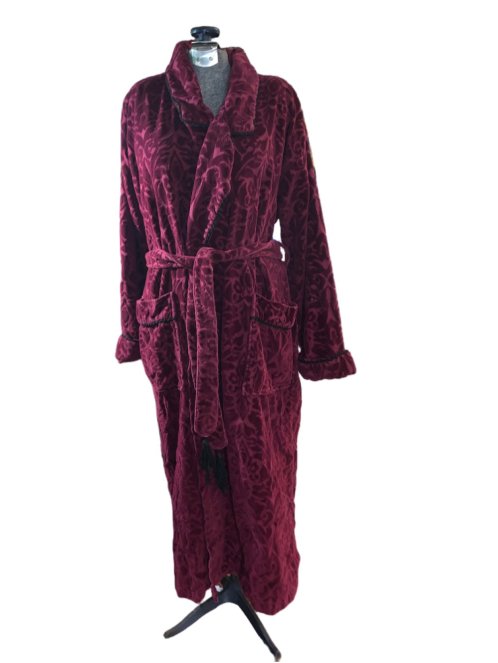 Women's Caulfeild Collection Burgundy Velvet Robe